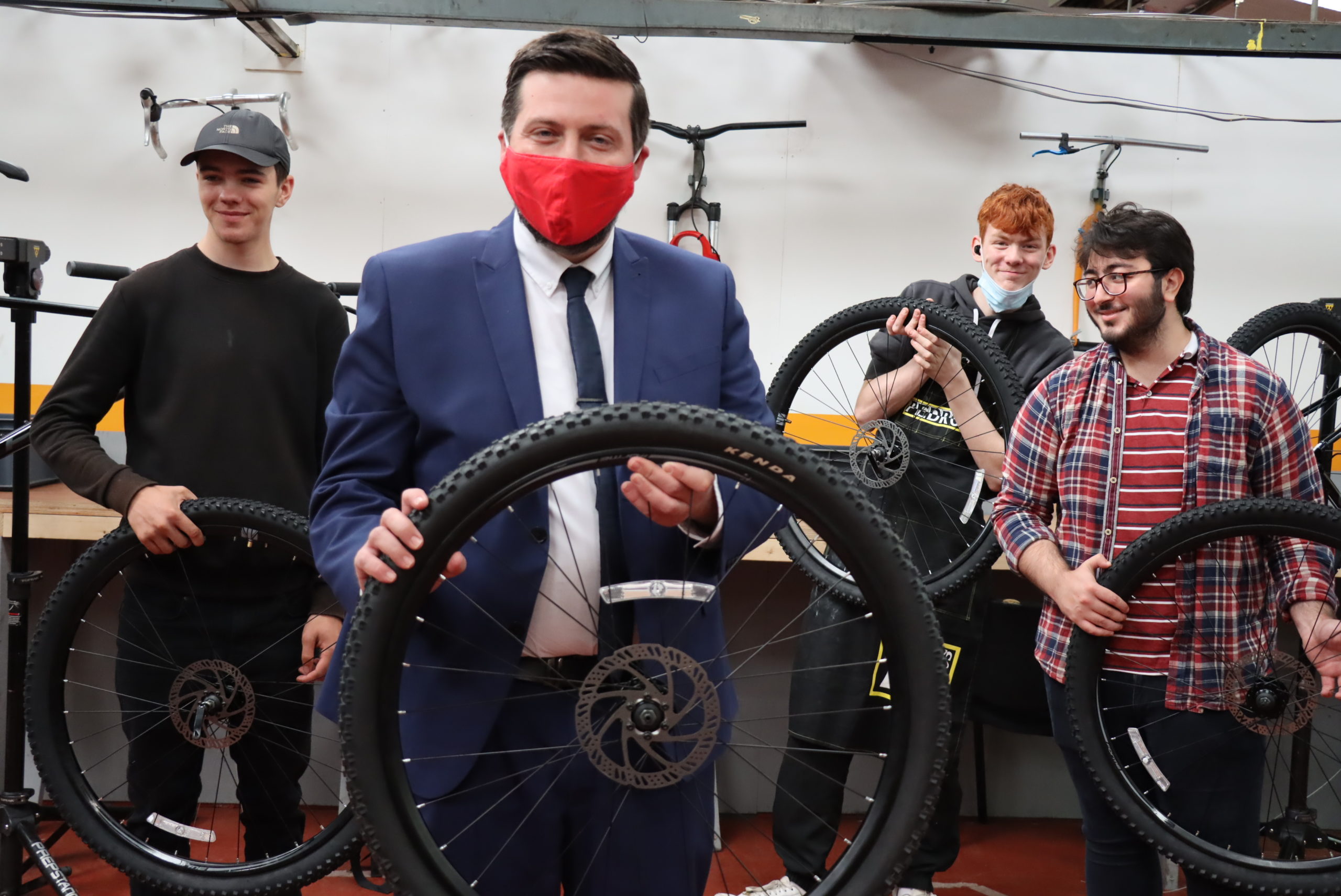 Minister for Youth Employment and Training Jamie Hepburn visits Venture Trust